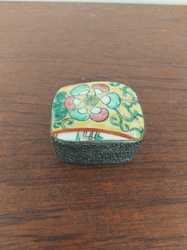 Vintage metal trinket box with - trinket,