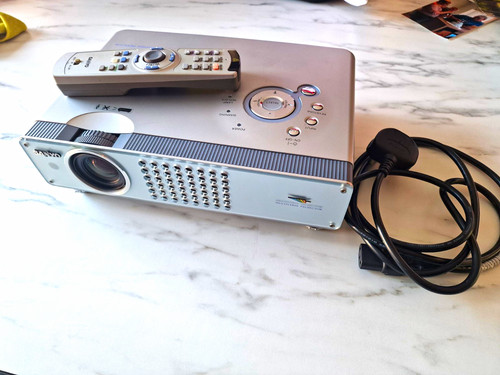 Sanyo multiverse projector - sanyo,