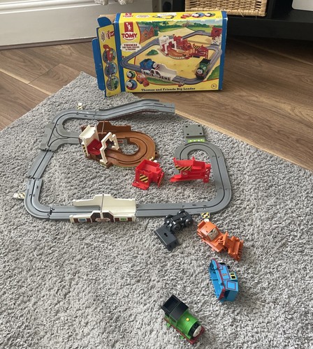 Tomy thomas the tank engine - tank,
