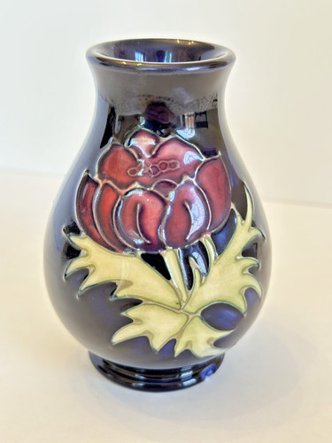 Moorcroft anemone vase 95 - moorcroft, ©95