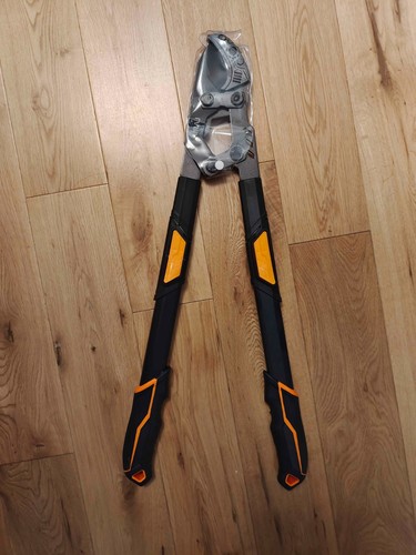 Strong telescopic tree loppers - tree,