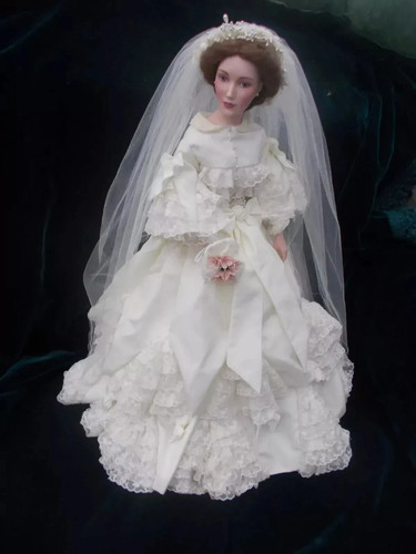 Franklin mint young queen - mint,