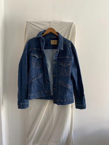 Wrangler blue denim trucker - blue,