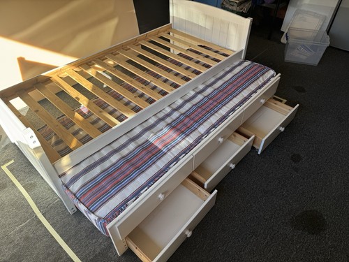 White wooden single trundle - single,