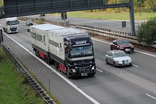 Truck photo mercedes - truck,