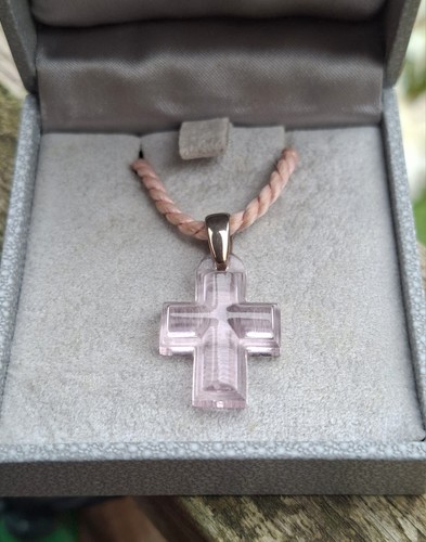 Lalique pale pink crystal - pink,