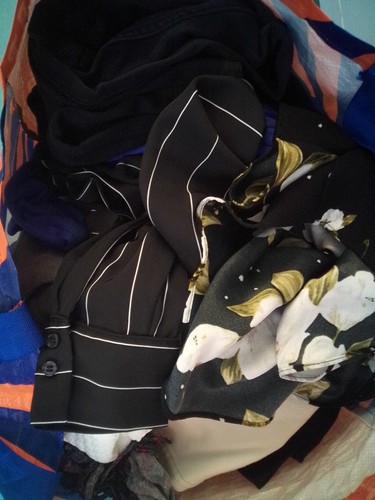 Ladies clothes bulk - clothes,