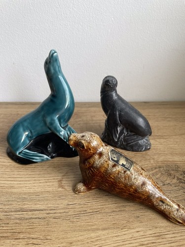 Seal figurines - x,