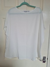 Beautiful Soft White Simon Jersey  Ladies Top Size 26 Very Flattering VGC