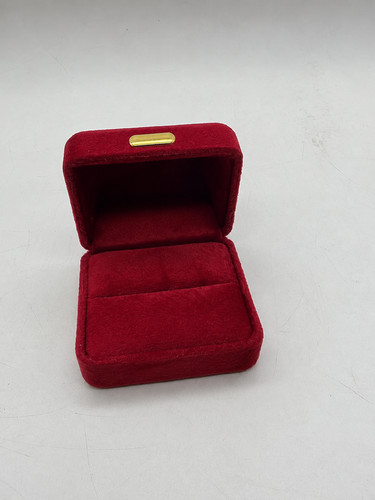 Red velvet ring - red, box
