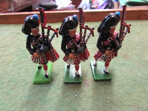 Britains metal pipers - metal,