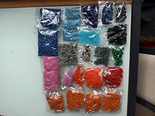 6kg mixed beads job lot - 1.6kg,