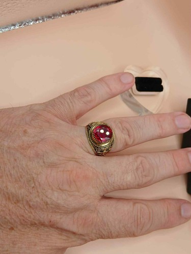 Heavy carat gold ruby - carat,