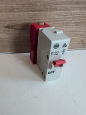 Wylex 32 Amp Plug-in Type MCB