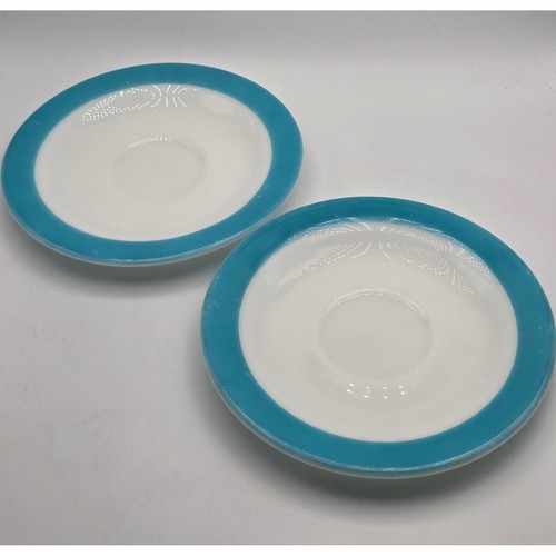 Vintage pyrex saucer - plates, 6"