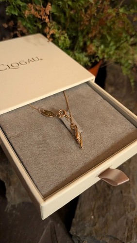 Clogau past present future - present,