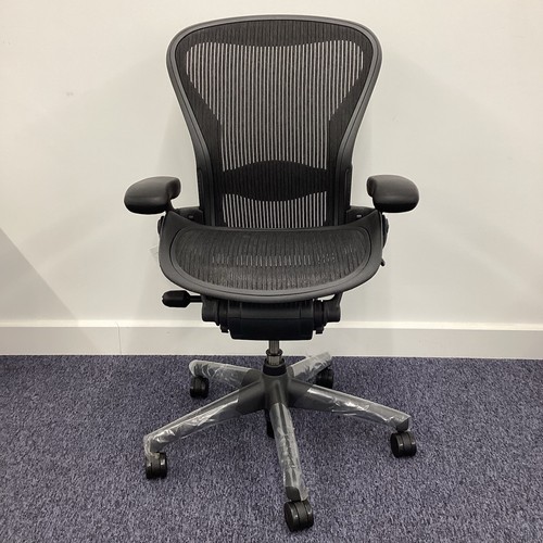 Herman miller aeron chair - miller,