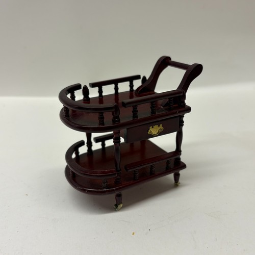 12th scale dolls house - 1:12th,
