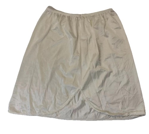 Vintage ivory half - half, slip