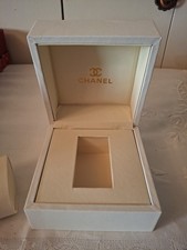 White chanel hinged empty - white,