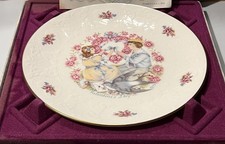 BOXED ROYAL DOULTON 1977 VALENTINES DAY COLLECTORS PLATE & CERTIFICATE