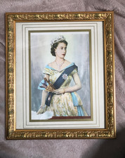 Picture Of The Queen Elizabeth
