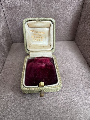 Antique clover ring box joseph - clover,