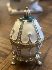 Atlas Editions Gave Decorative