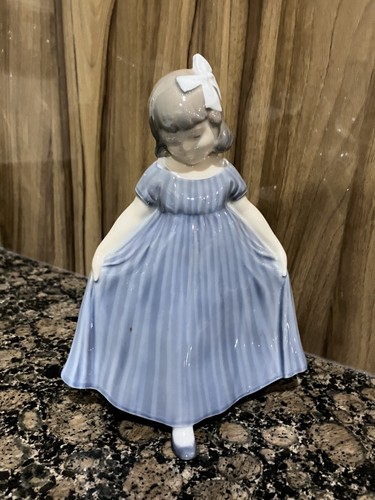 Royal copenhagen figure - figure, no