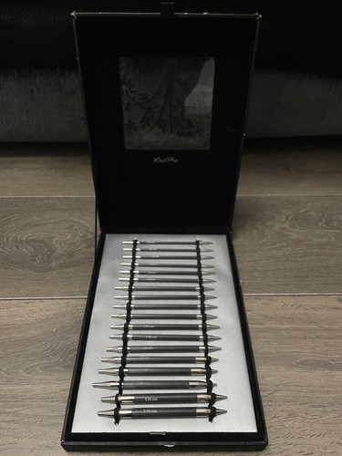 Knitter pride box joy - pride,