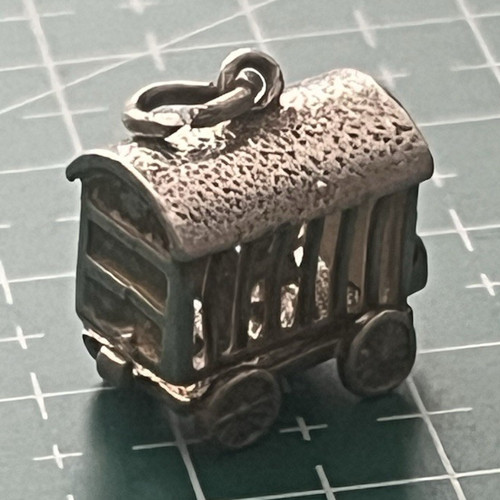 Sterling silver train carriage - silver,
