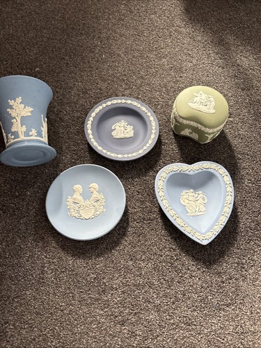 Different wedgwood pieces - pieces,