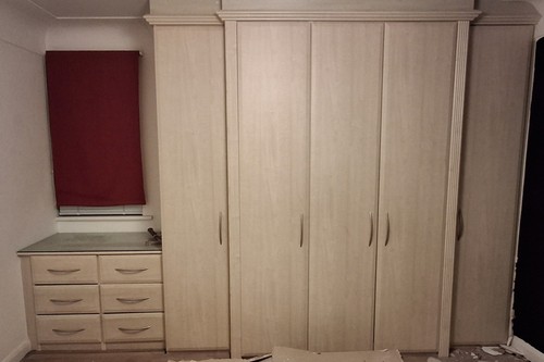 Light wood effect fitted - light,
