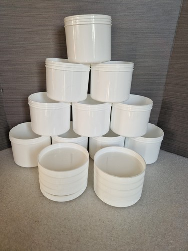 White reusable plastic - 25,