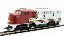 Model Power HO EMD F3 Santa Fe co/co diesel locomotive; silver/red