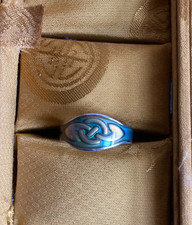 Vintage Celtic Knot Claddagh Style Ring Mood Ring Yellow Green