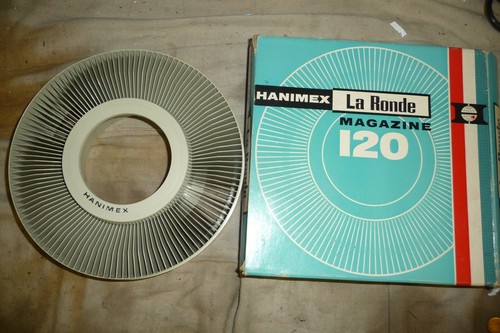 Slide projector carousel for