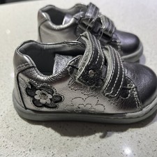 Chicco Size 20/uk 4 Silver