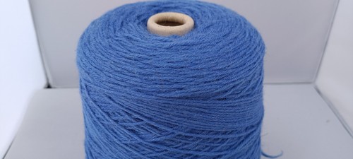 Chunky blue 100 wool - blue, .