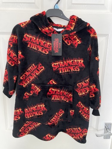 Stranger things kids snuggle - kids,