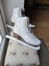 Ladies White Figure Skates