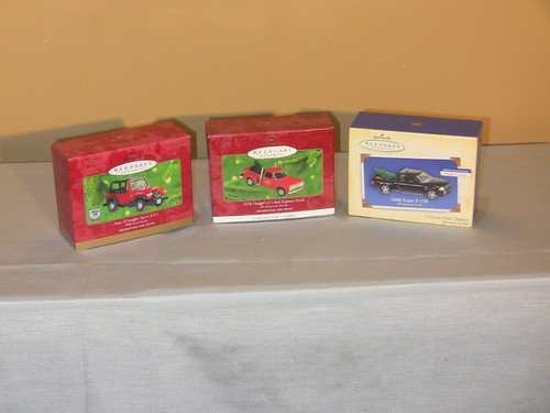 Lot hallmark keepsake - of,