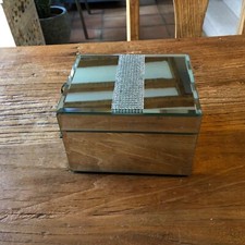 Mirrored jewellery box from