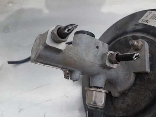 Brake master cylinder for - cylinder,