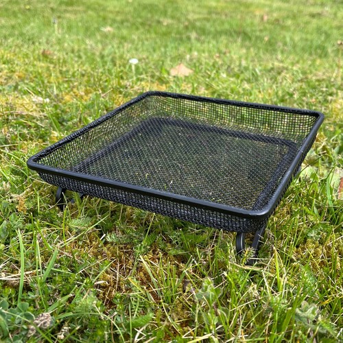 Metal ground bird feeder seed - metal,