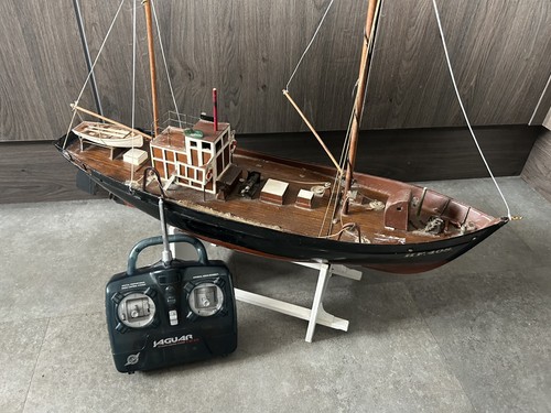 Model boat fishing - boat,