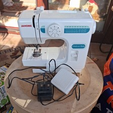 JANOME DMX100 Petite Sewing