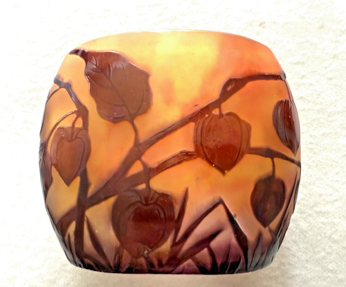 Daum cameo vase - cameo, .