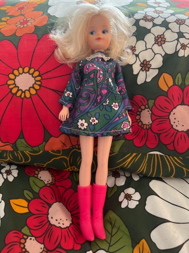 Amazing sindy doll with - , dress
