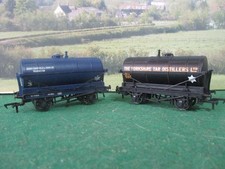2x Bachmann 14T Tank Wagons